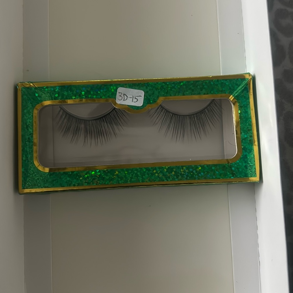 Women’s Lashes